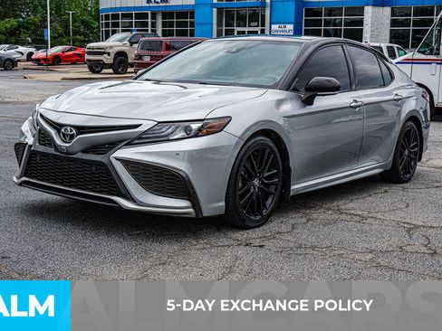 Used 2021 Toyota Camry XSE w/ Navigation Package FWD image 4