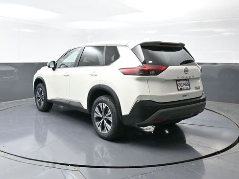 Used 2023 Nissan Rogue SV image 12
