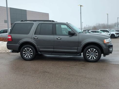 Used 2017 Ford Expedition XLT image 9