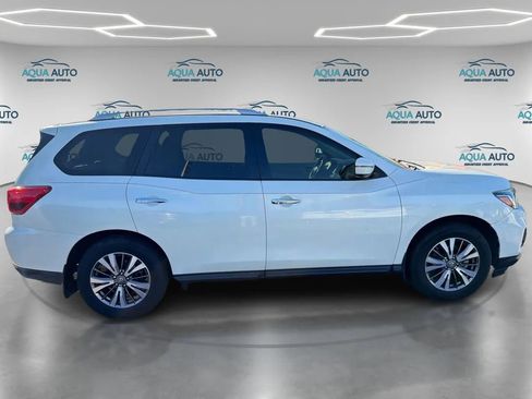 Used 2019 Nissan Pathfinder SL image 4