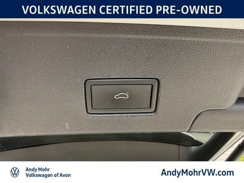 Used 2023 Volkswagen Atlas Cross Sport SEL R-Line AWD/4WD image 11