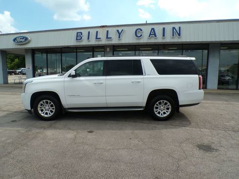 Used 2015 GMC Yukon XL SLT w/ Open Road Package AWD/4WD image 4