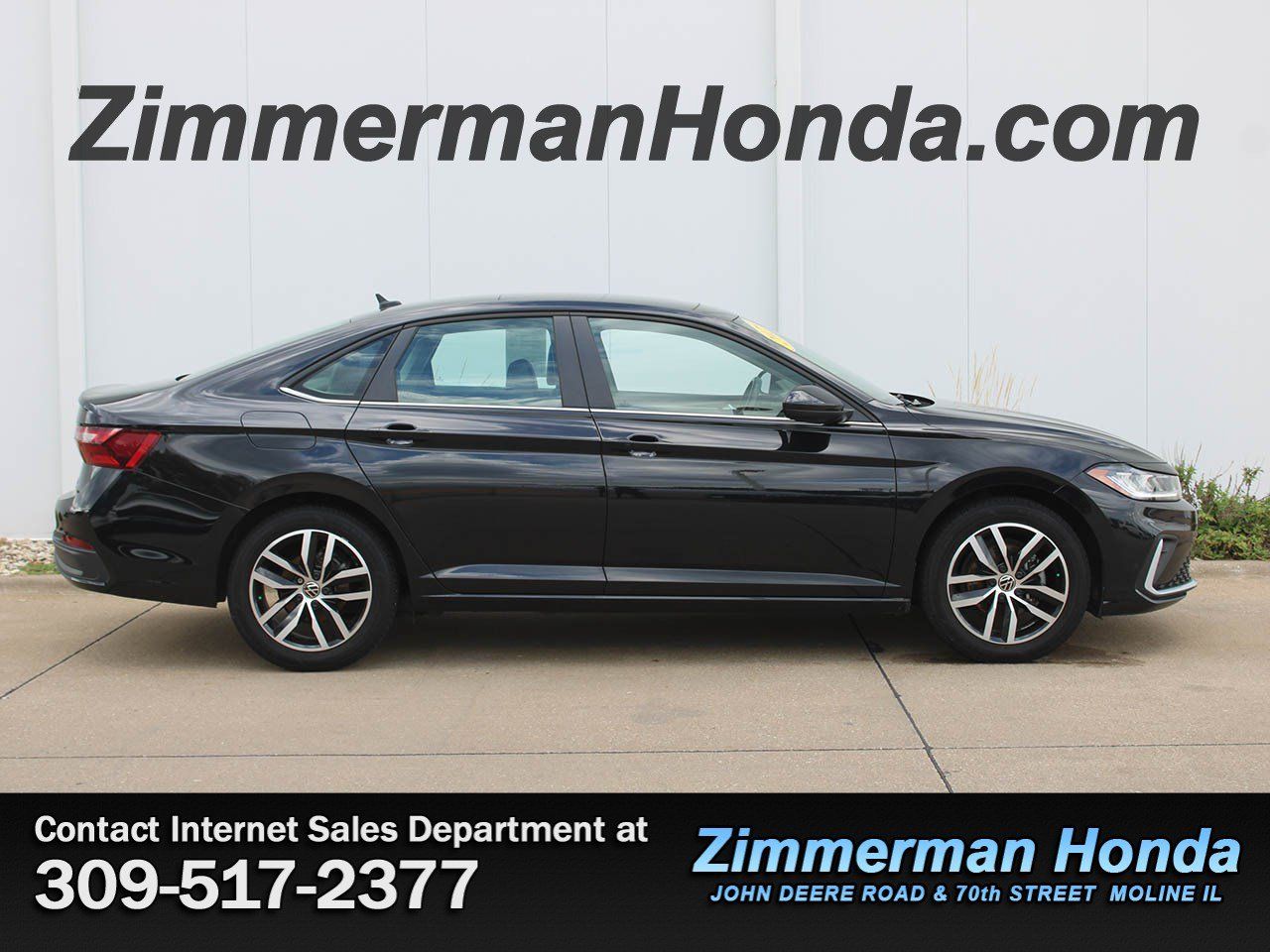 Used 2025 Volkswagen Jetta SE FWD image 1
