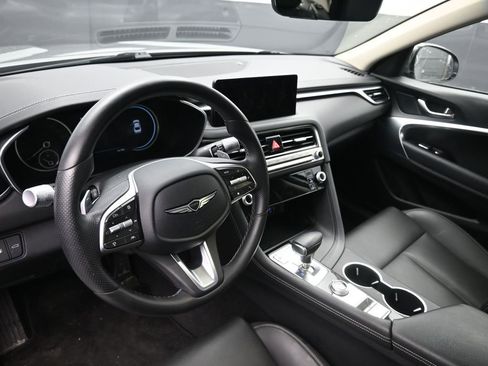 Used 2025 Genesis G70 2.5T image 23