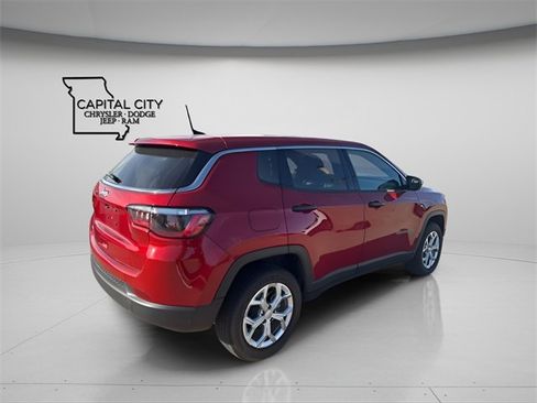 Used 2024 Jeep Compass Sport image 9