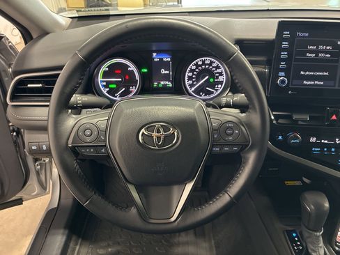 Used 2022 Toyota Camry SE w/ Audio Upgrade Package image 17