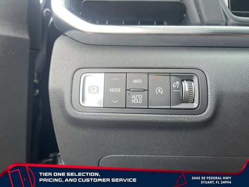New 2026 GMC Terrain Denali w/ LPO, Black Badging Package AWD/4WD image 17