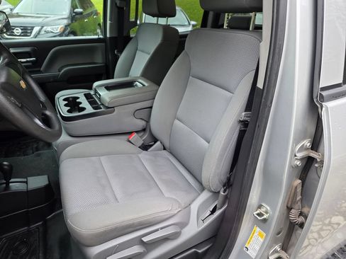Used 2018 Chevrolet Silverado 1500 Custom w/ Custom Value Package AWD/4WD image 8