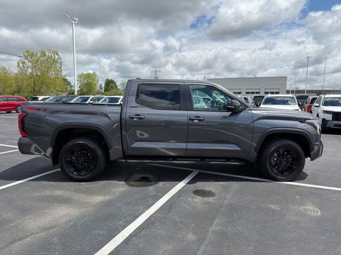 Used 2024 Toyota Tundra Limited w/ TRD Off-Road Package AWD/4WD image 7