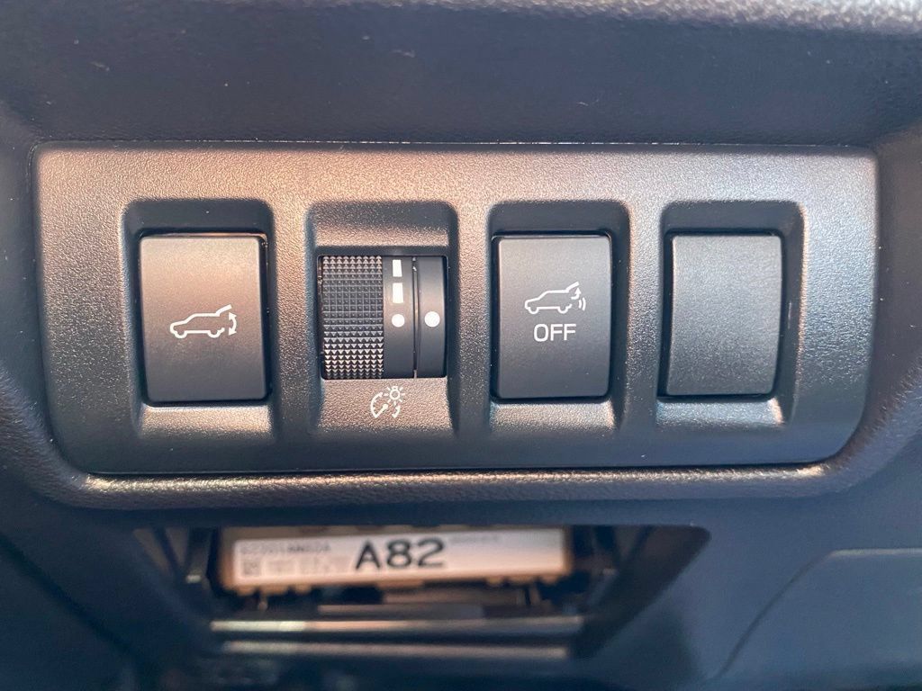 Used 2023 Subaru Outback Premium AWD/4WD image 24