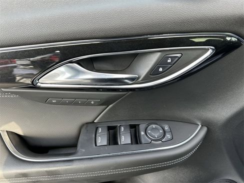 Used 2025 Buick Envision Preferred image 13