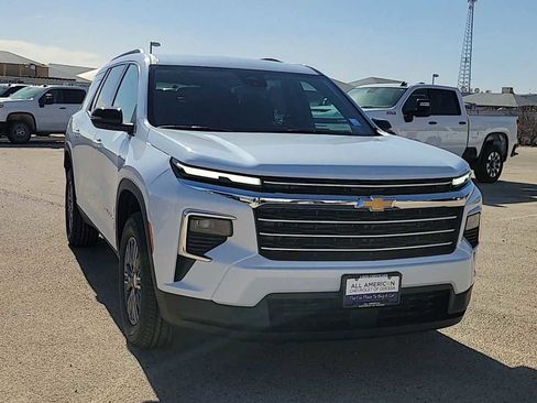 New 2026 Chevrolet Traverse LT FWD image 4