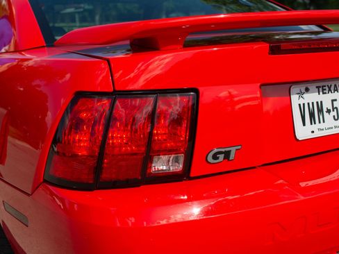 Used 2001 Ford Mustang GT RWD image 8