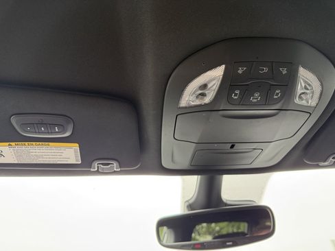 Used 2026 Chrysler Pacifica Select FWD image 31