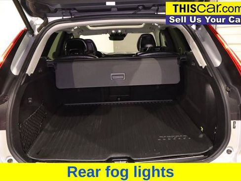 Used 2019 Volvo XC60 T5 Momentum w/ Premium Package FWD image 25