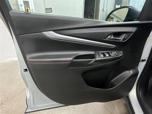 Used 2023 Chevrolet Bolt EUV LT w/ Convenience Package FWD image 10