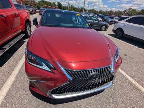 Used 2021 Lexus ES 350 w/ Premium Package FWD image 2