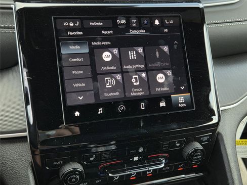 New 2025 Jeep Grand Cherokee Altitude image 40