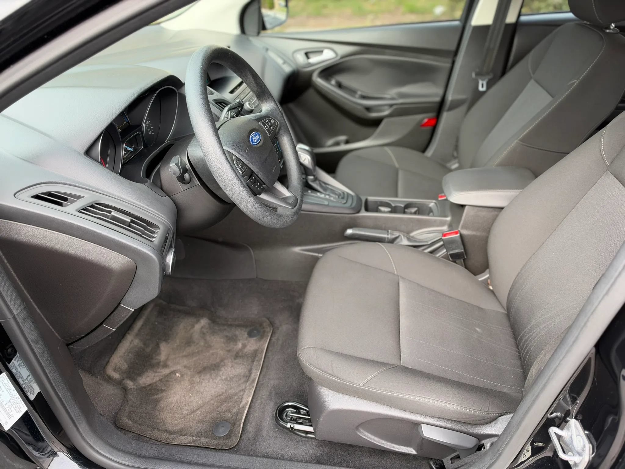 Used 2016 Ford Focus SE FWD image 9