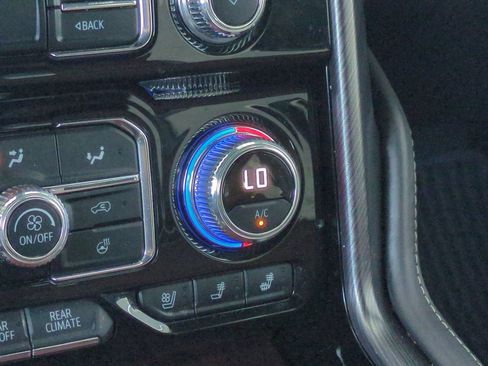 Used 2023 GMC Yukon XL Denali Ultimate AWD/4WD image 29