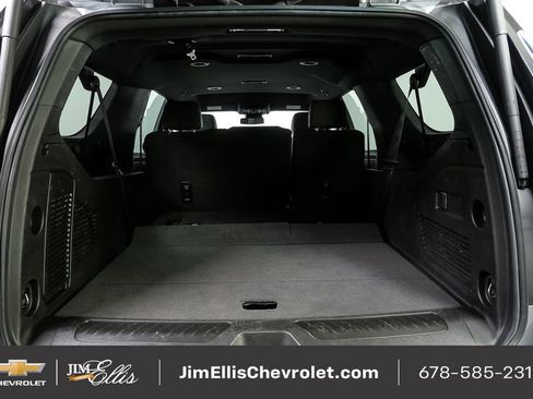 Used 2024 Chevrolet Suburban LT image 32
