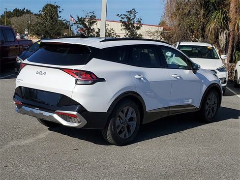 Certified 2025 Kia Sportage SX image 4