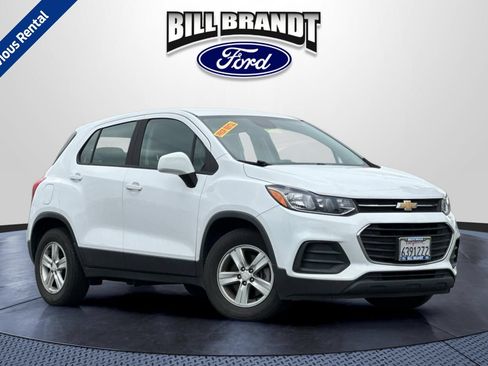 Used 2020 Chevrolet Trax LS FWD image 1