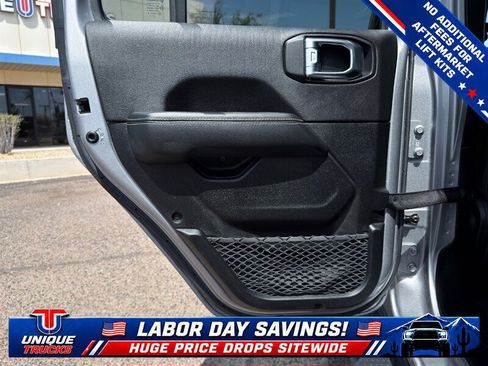 Used 2020 Jeep Wrangler Unlimited Sahara w/ LED Lighting Group AWD/4WD image 21