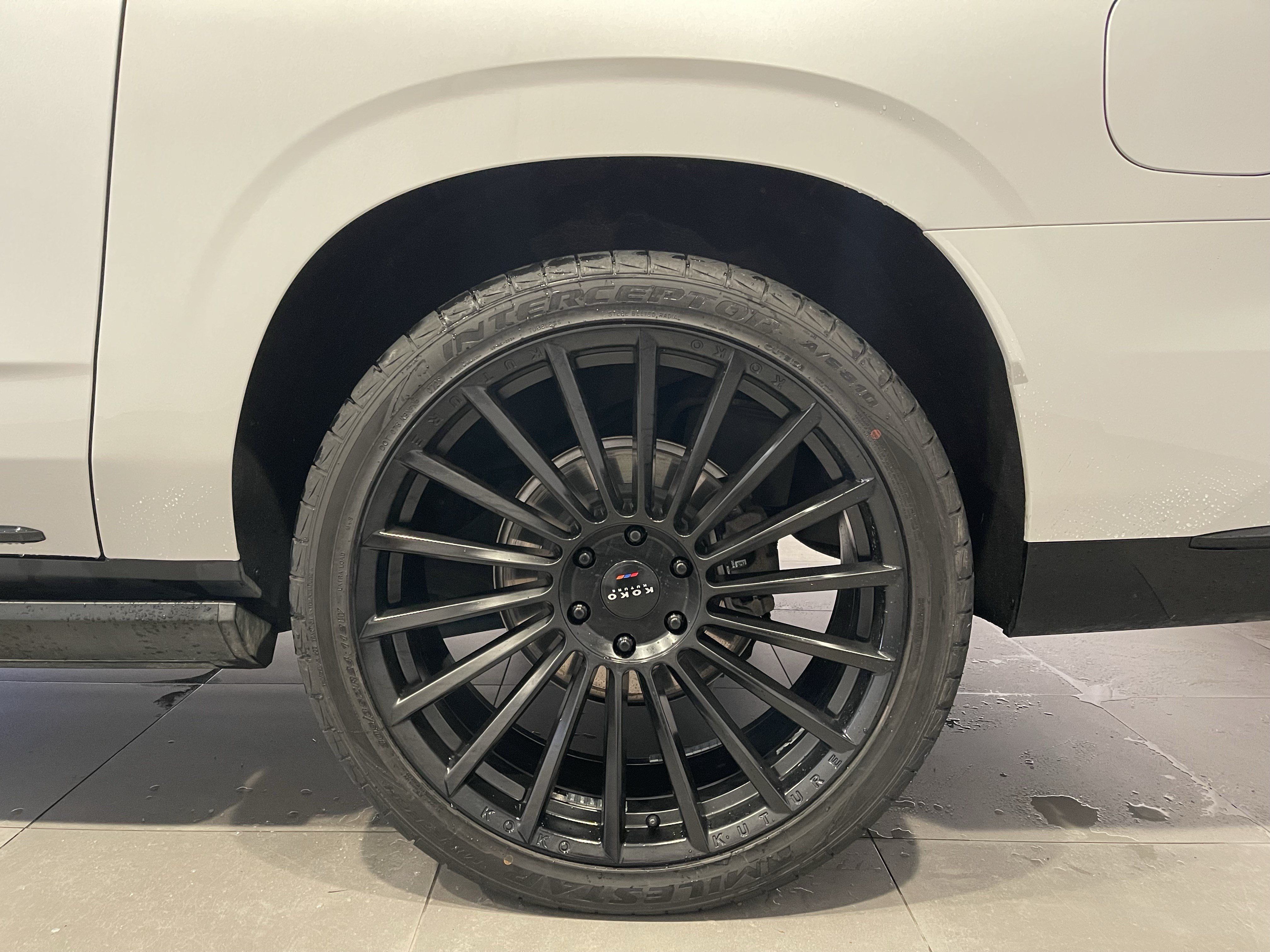 Used 2023 Cadillac Escalade ESV Sport Platinum AWD/4WD image 8
