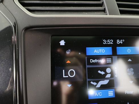 Used 2018 Ford Explorer XLT w/ Equipment Group 202A AWD/4WD image 36