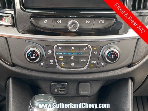 Used 2020 Chevrolet Traverse LT w/ LT Premium Package FWD image 36