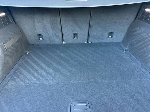 Used 2022 Audi SQ5 Premium image 19