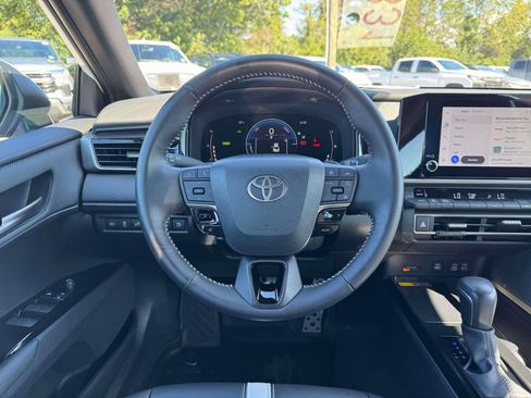 Used 2025 Toyota Camry SE AWD/4WD image 22