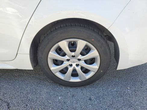 Used 2020 Toyota Corolla LE FWD image 10