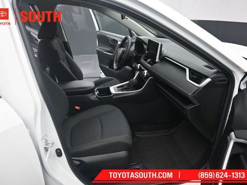 Used 2023 Toyota RAV4 LE FWD image 29