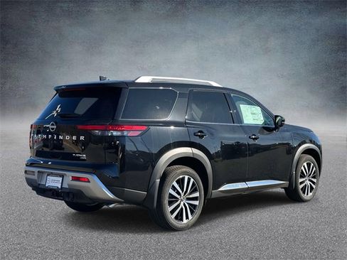 New 2025 Nissan Pathfinder Platinum image 2