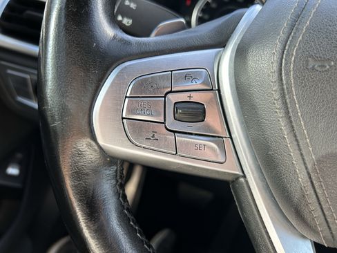 Used 2016 BMW 750i xDrive image 19