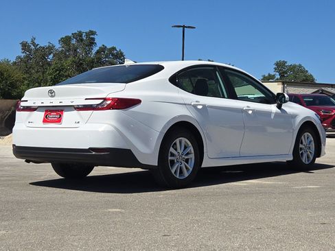 Used 2025 Toyota Camry LE FWD image 5
