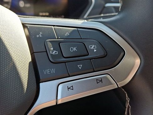 Used 2024 Volkswagen Tiguan SE image 22