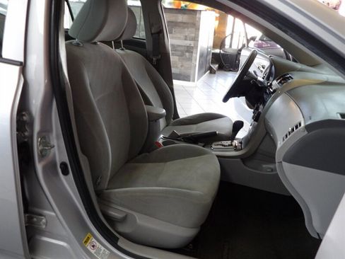 Used 2010 Toyota Corolla image 21
