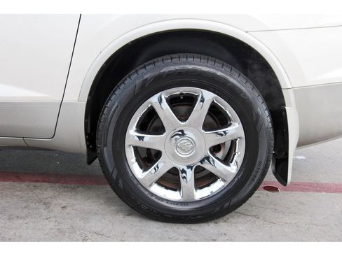 Used 2010 Buick Enclave CXL image 35