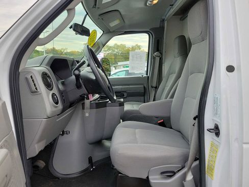 Used 2017 Ford E-350 and Econoline 350 Super Duty w/ Power Windows & Locks Group image 12