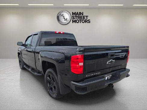 Used 2018 Chevrolet Silverado 1500 Custom image 3
