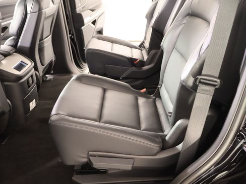 New 2026 Lincoln Navigator Premiere AWD/4WD image 12