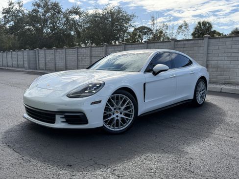 Certified 2020 Porsche Panamera 4 image 1