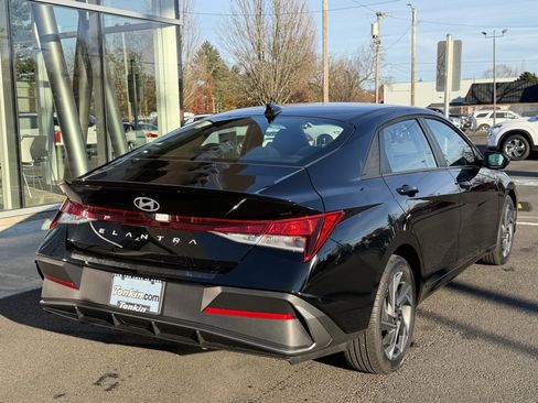 Certified 2025 Hyundai Elantra Sport image 7