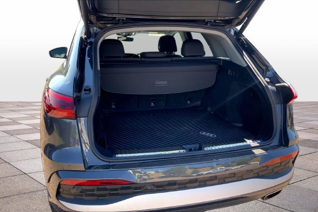 Used 2025 Audi Q5 Premium w/ Convenience Package AWD/4WD image 20