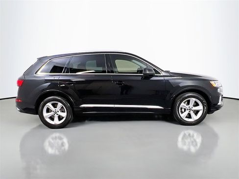 Used 2023 Audi Q7 2.0T Premium w/ Convenience Package image 8