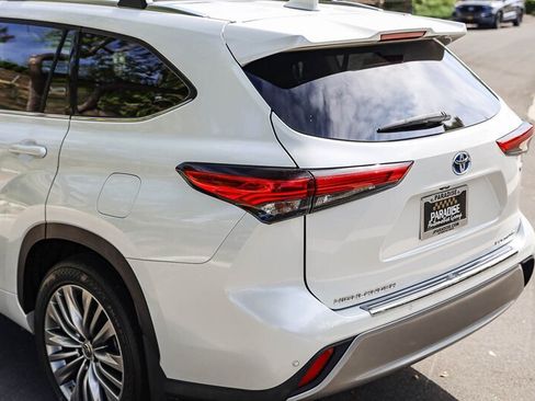 Used 2021 Toyota Highlander Platinum AWD/4WD image 33