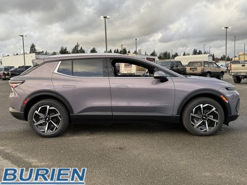 New 2026 Chevrolet Equinox EV LT image 6